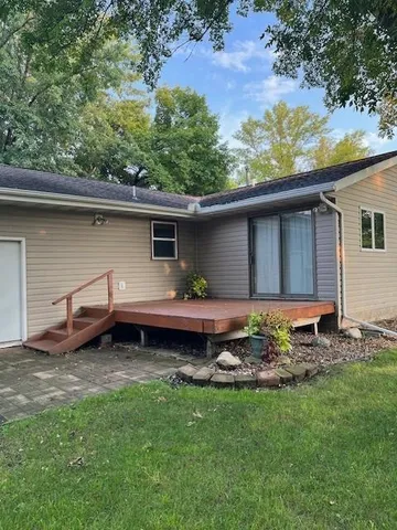 $194,900 | 220 South 2nd Street, Bird Island, MN 55310