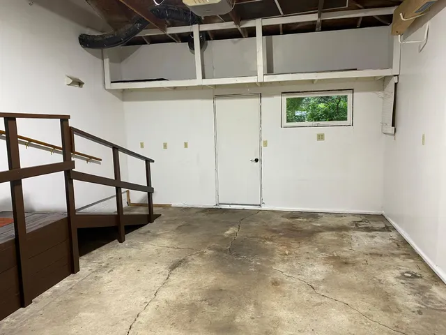 $194,900 | 220 South 2nd Street, Bird Island, MN 55310