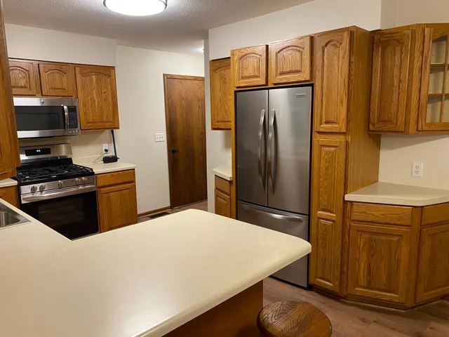 $194,900 | 220 South 2nd Street, Bird Island, MN 55310