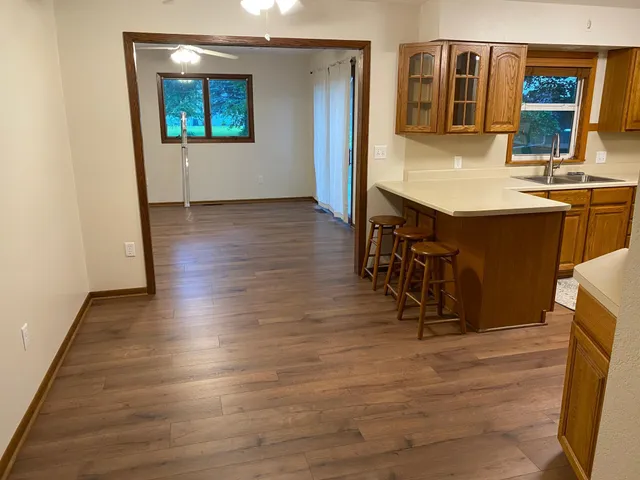 $194,900 | 220 South 2nd Street, Bird Island, MN 55310