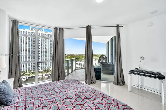 $1,099,000 | 17301 Biscayne Boulevard, Unit 1207, North Miami Beach, FL 33160