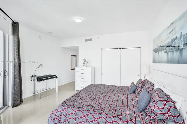 $1,099,000 | 17301 Biscayne Boulevard, Unit 1207, North Miami Beach, FL 33160