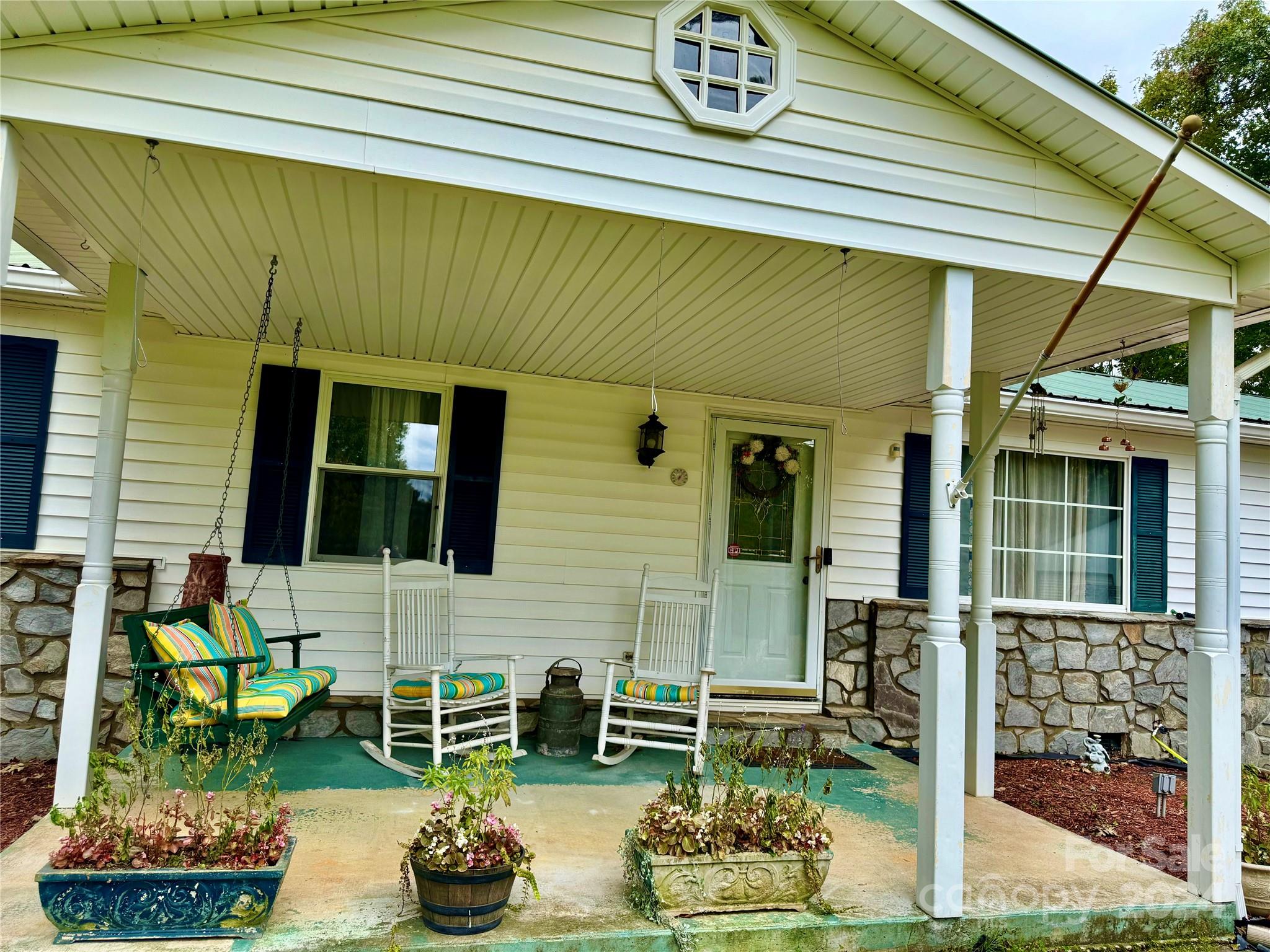 1542 North Powerhouse Road Morganton, NC 28655 - Photo 4 of 38 Gallery Image 4