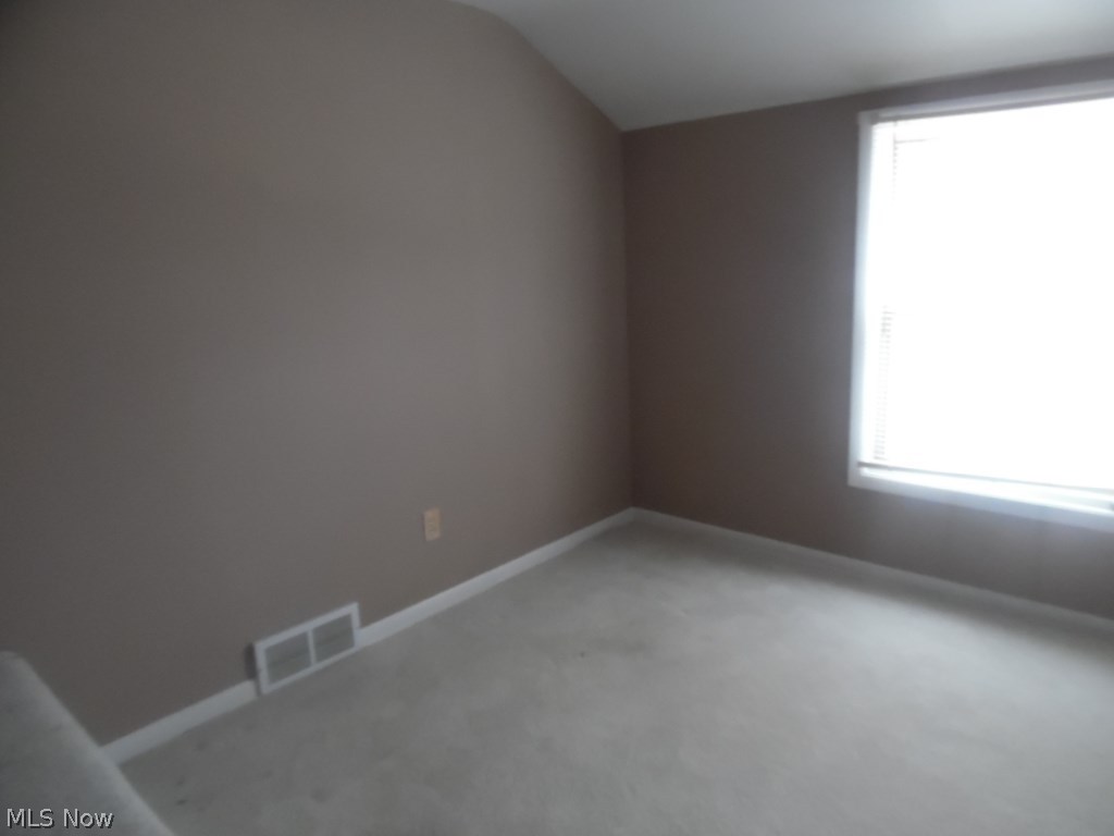 4785 Dorshwood Road Cleveland, OH 44121 - Photo 15 of 18