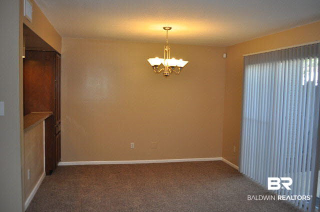 6701 Dickens Ferry Road, Unit 72 Mobile, AL 36608 - Photo 7 of 20 Dining Area