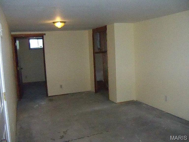 310 Midlothian Road St. Louis, MO 63137 - Photo 14 of 16