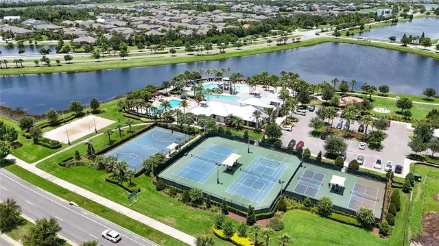 $474,900 | 5427 Silver Sun Drive, Apollo Beach, FL 33572