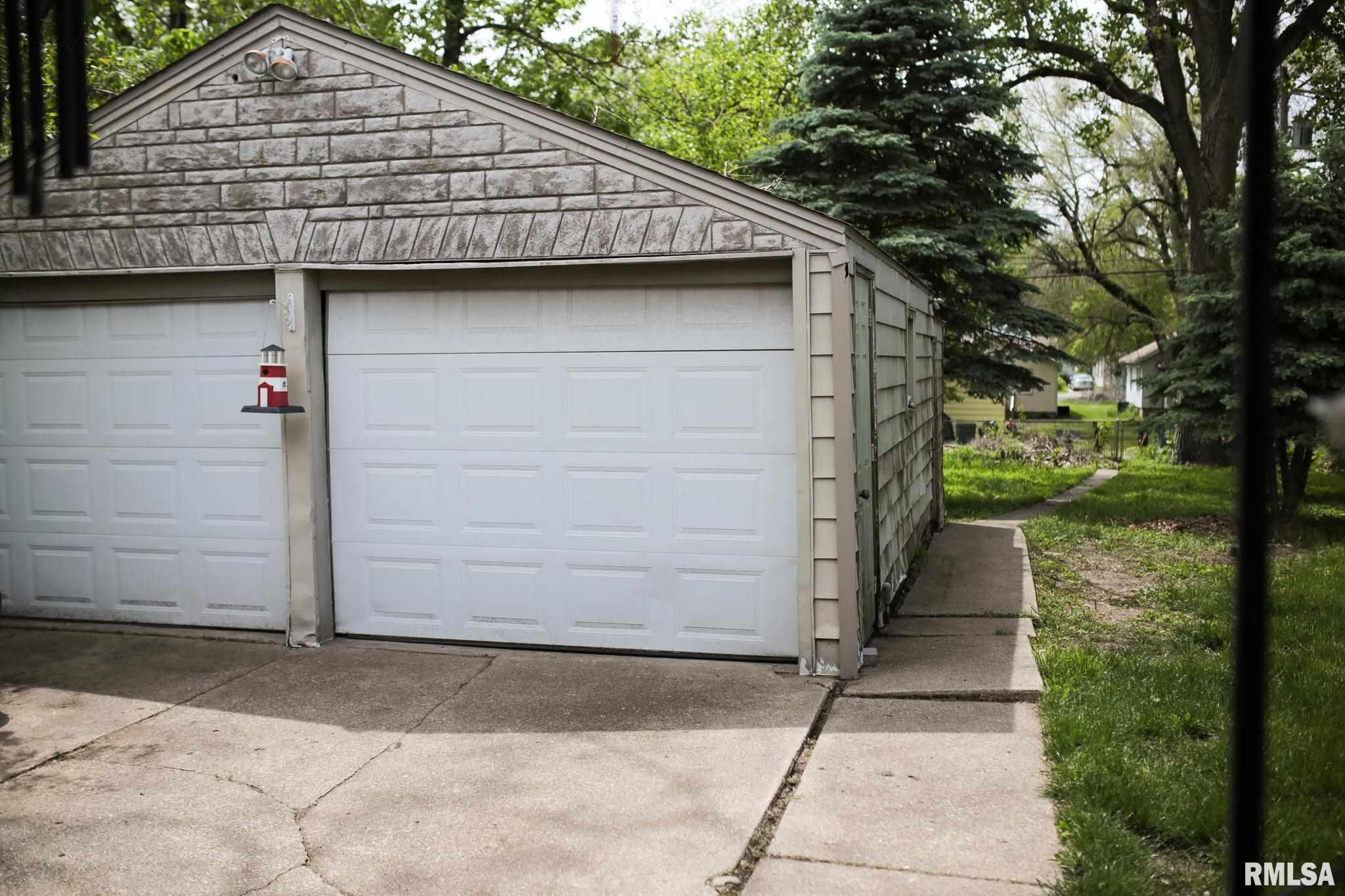 1305 Monument Avenue Springfield, IL 62702 - Photo 15 of 16 Gallery Image 15