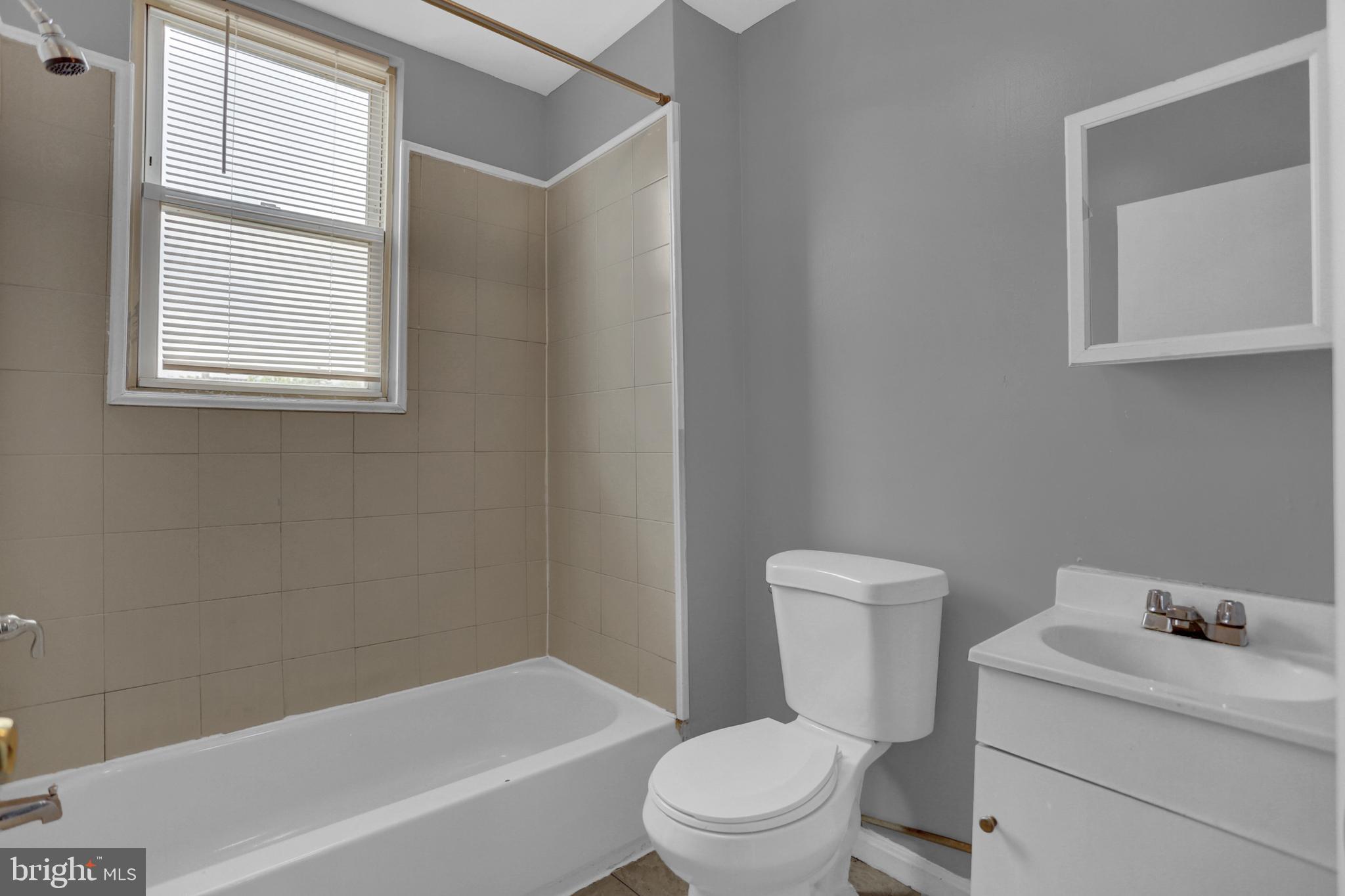 1501 North Payson Street Baltimore, MD 21217 - Photo 19 of 41 Full Bath