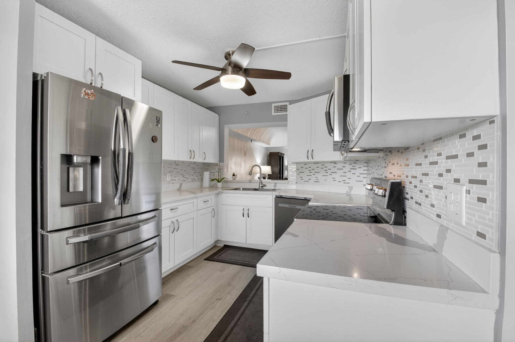 9170 Southwest 14th Street, Unit 4409 Boca Raton, FL 33428 - Photo 9 of 37 Kitchen