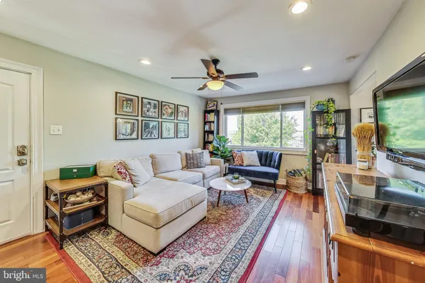 $1,975 | 2004 3rd Street Northeast, Unit 204, Washington, DC 20002