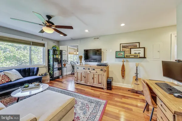 $1,975 | 2004 3rd Street Northeast, Unit 204, Washington, DC 20002