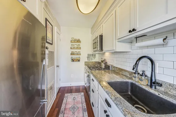 $1,975 | 2004 3rd Street Northeast, Unit 204, Washington, DC 20002