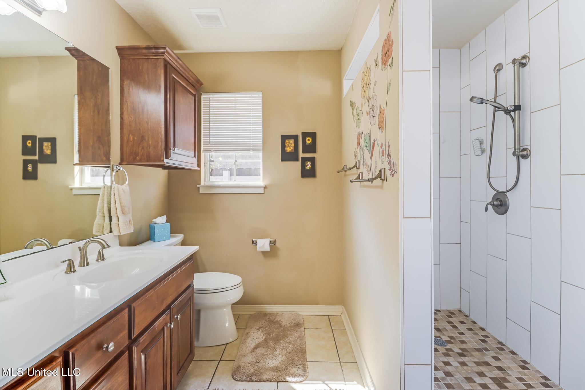 2558 Rue Palafox Biloxi, MS 39531 - Photo 13 of 26 IMG_1741