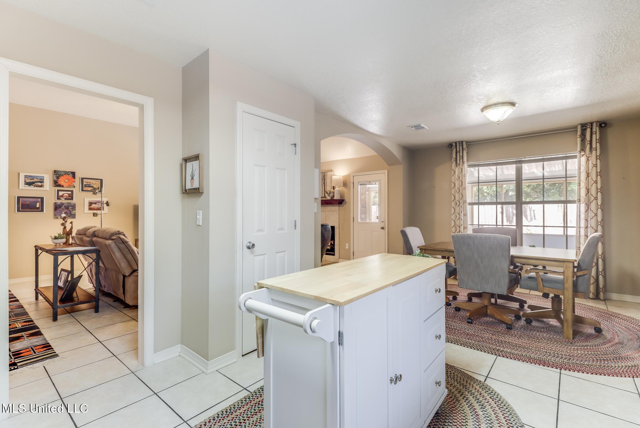 2558 Rue Palafox Biloxi, MS 39531 - Photo 8 of 26 IMG_1765