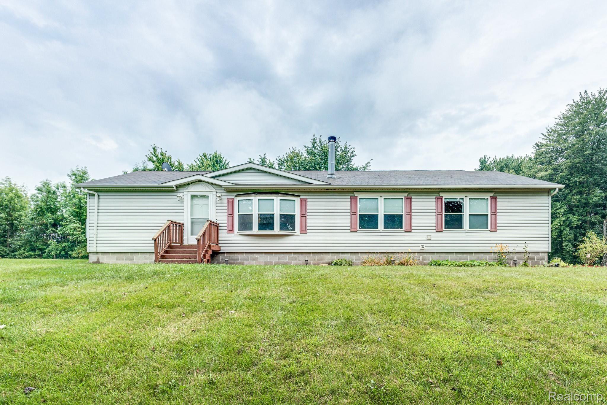 7388 Ross Road Almont, MI 48003 - Photo 1 of 45 31.jpg