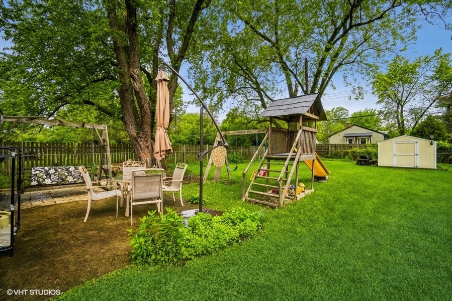 26W414 Geneva Road Carol Stream, IL 60188 - Photo 2 of 16