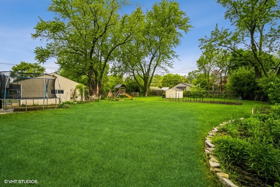 26W414 Geneva Road Carol Stream, IL 60188 - Photo 3 of 16