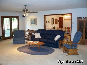 1677 Baldwin Road Jacksonville, IL 62650 - Photo 3 of 9