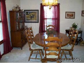1677 Baldwin Road Jacksonville, IL 62650 - Photo 5 of 9