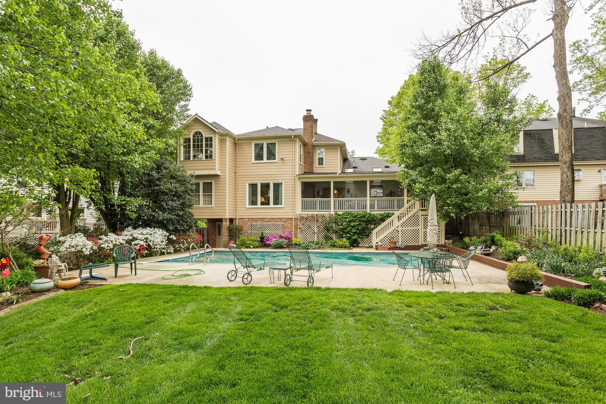 7213 Greentree Road Bethesda, MD 20817 - Photo 5 of 6 Exterior (Rear)