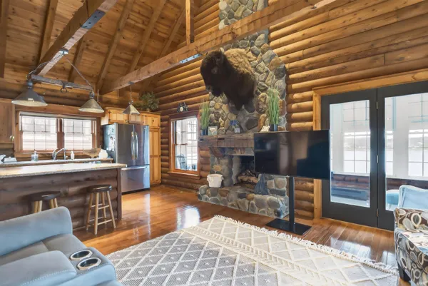$790,000 | 555 Ln 221B Hamilton Lake, Hamilton, IN 46742