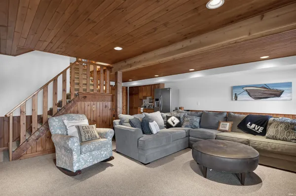 $790,000 | 555 Ln 221B Hamilton Lake, Hamilton, IN 46742