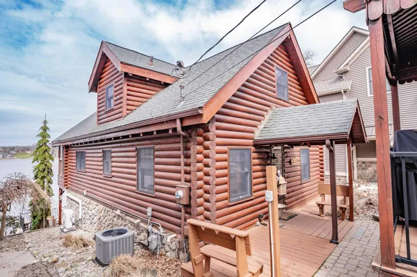 $790,000 | 555 Ln 221B Hamilton Lake, Hamilton, IN 46742