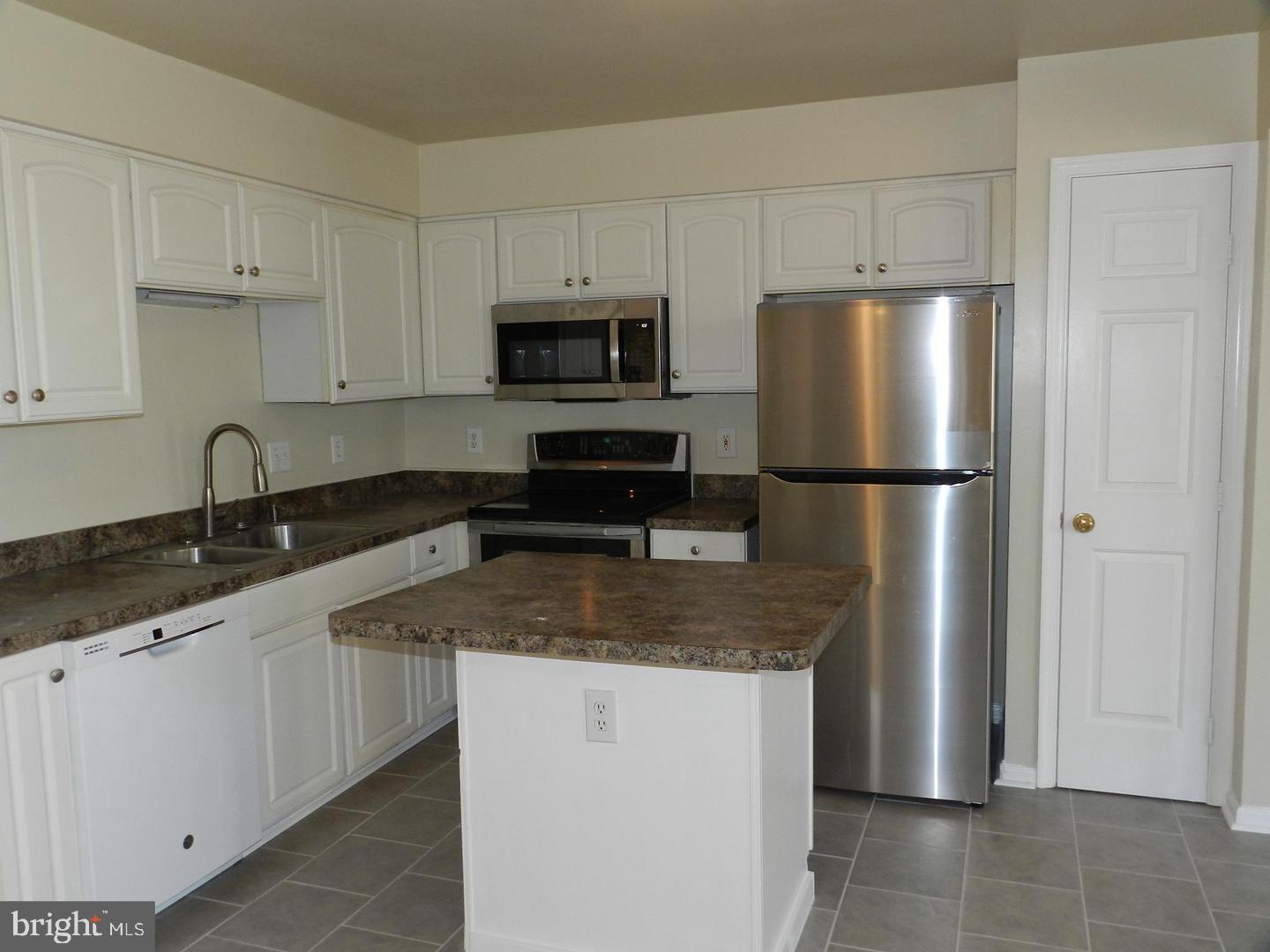 12800 Silvia Loop Woodbridge, VA 22192 - Photo 5 of 6