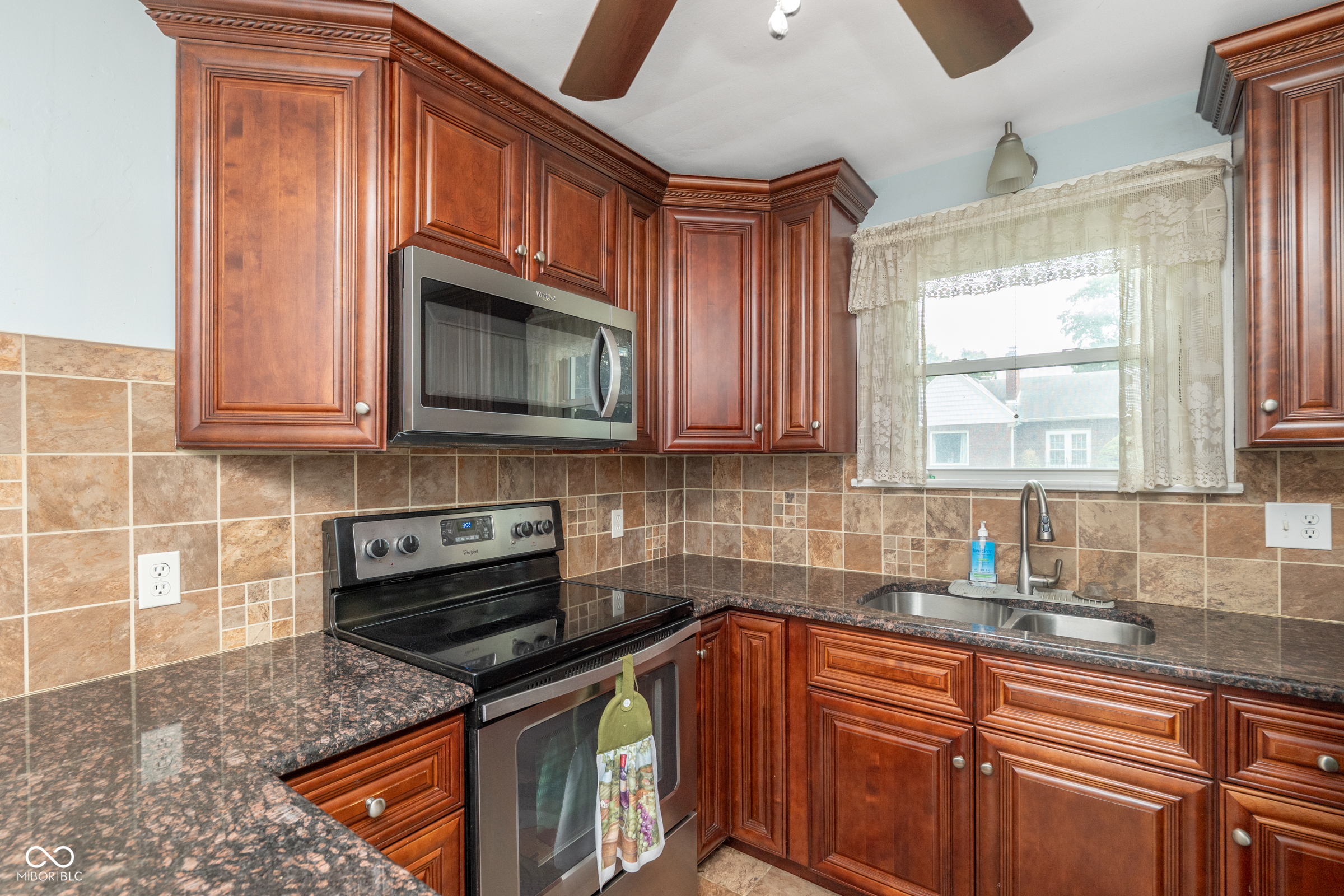 1102 North Riley Avenue Indianapolis, IN 46201 - Photo 11 of 31 Gallery Image 11