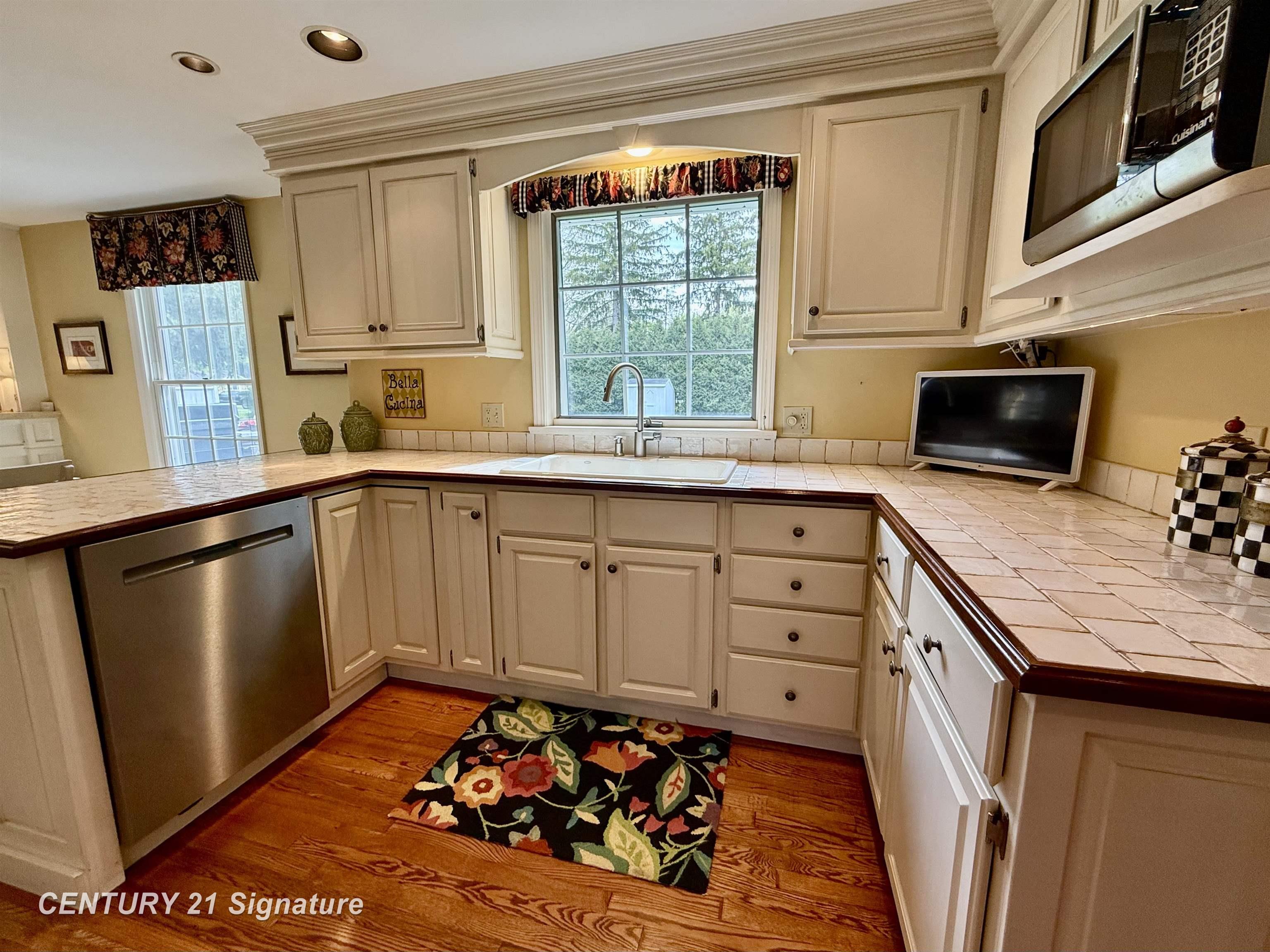 321 Somerset Road Saginaw, MI 48638 - Photo 9 of 31 Gallery Image 9