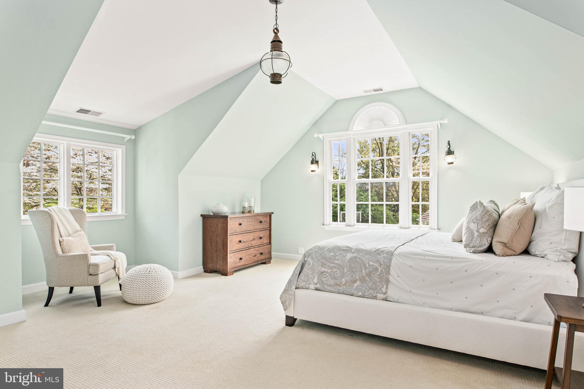 8 Rabbit Run Road Malvern, PA 19355 - Photo 30 of 49 a bedroom with a bed a table and chair