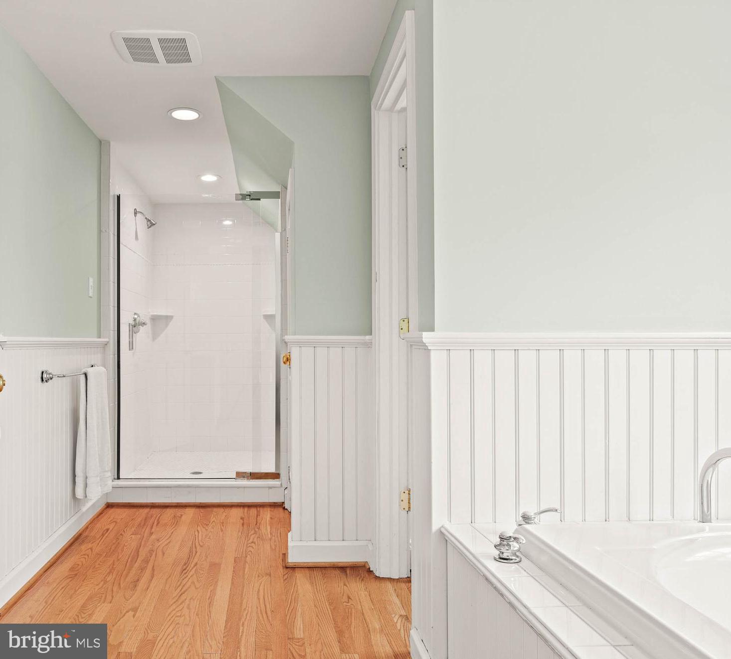 8 Rabbit Run Road Malvern, PA 19355 - Photo 40 of 49 an entryway to room with wooden floor