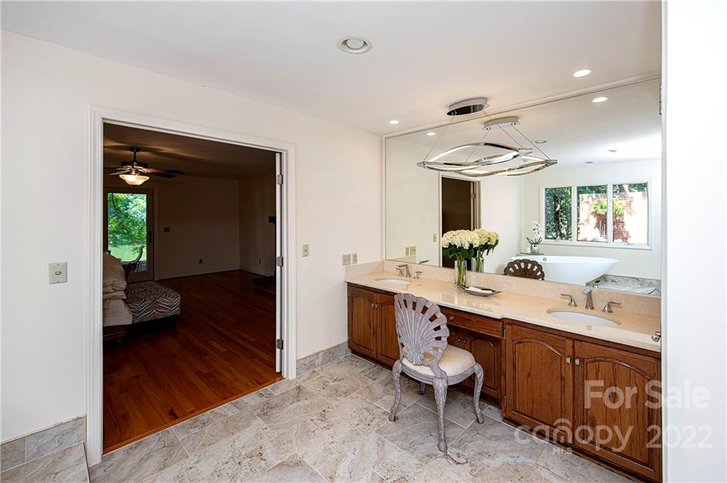 7157 Signer Road Charlotte, NC 28278 - Photo 21 of 35 Gallery Image 21
