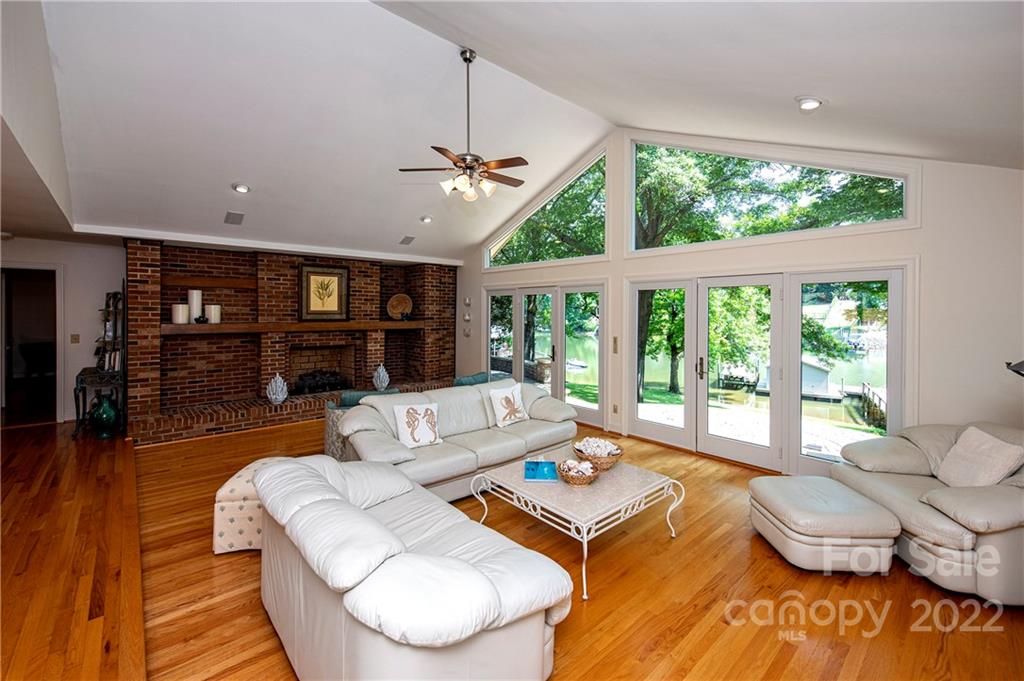7157 Signer Road Charlotte, NC 28278 - Photo 9 of 35 Gallery Image 9