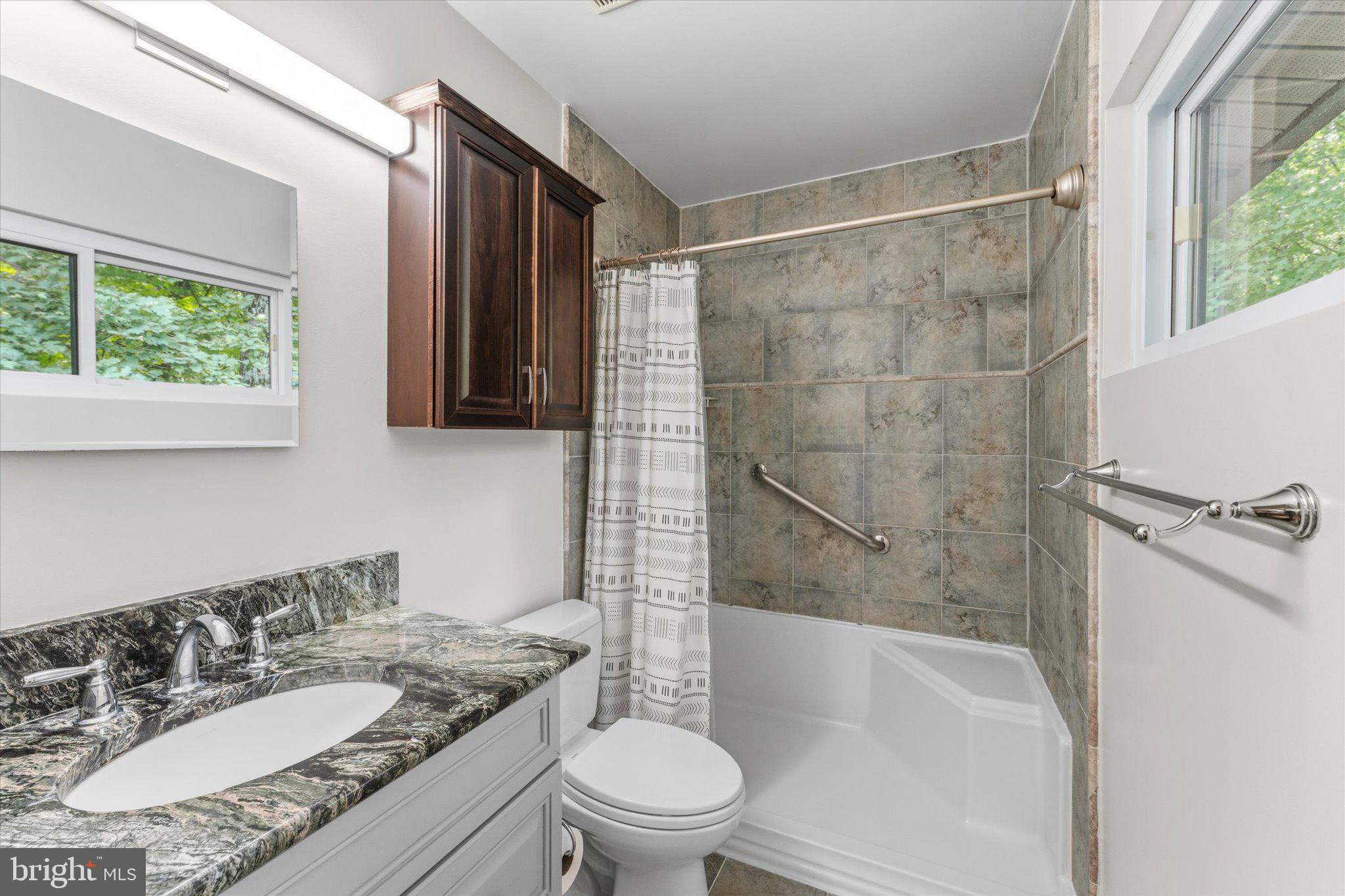 2235 Wheelwright Court Reston, VA 20191 - Photo 18 of 38 Primary Bathroom
