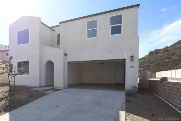 $879,000 | 820 Meadowood Street, Fallbrook, CA 92028