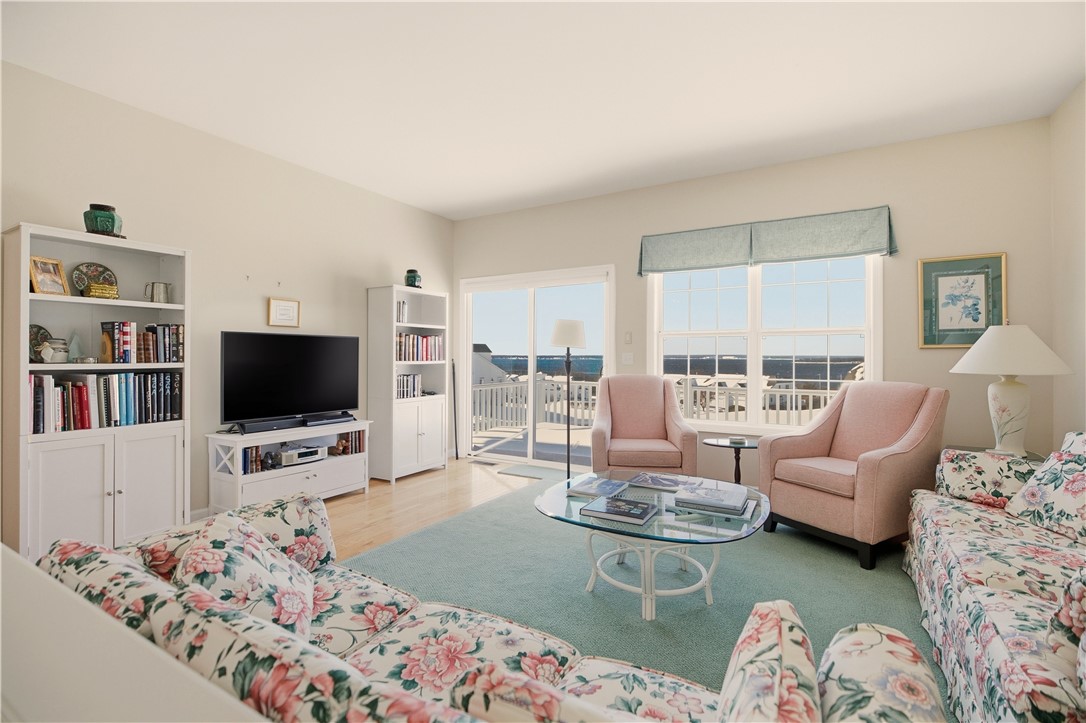 219 Rolling Hill Road, Unit 219 Portsmouth, RI 02871 - Photo 15 of 40