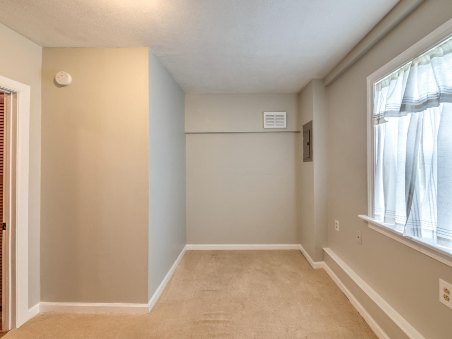 455 Elliot Road Kalamazoo, MI 49048 - Photo 22 of 36 P1200134_fused