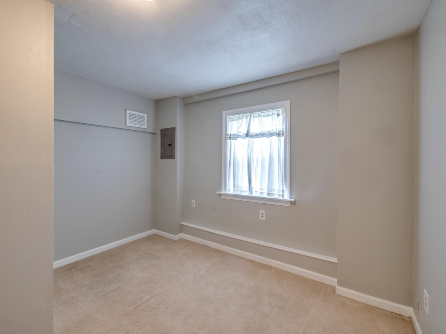 455 Elliot Road Kalamazoo, MI 49048 - Photo 23 of 36 P1200139_fused