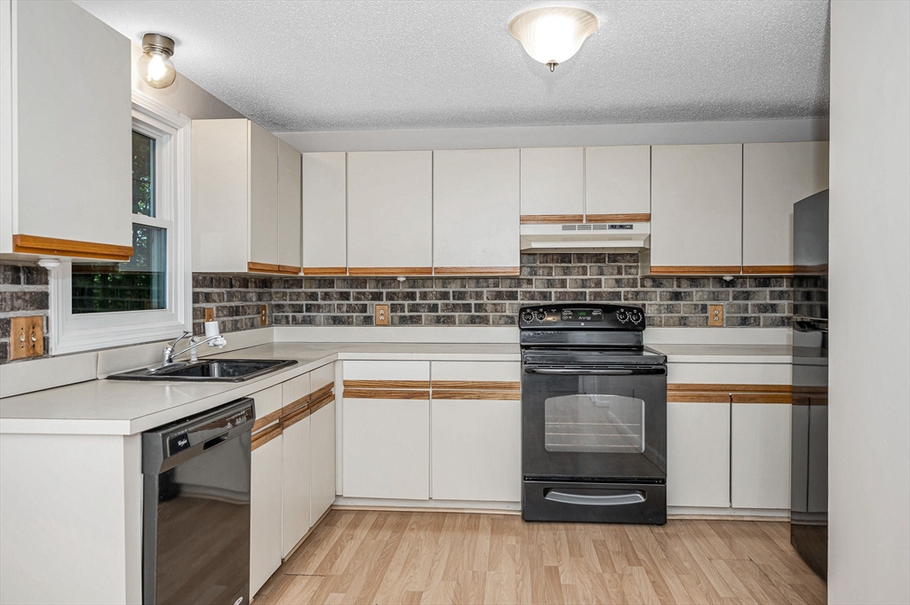 189 Turnpike Road, Unit 189 Chelmsford, MA 01824 - Photo 12 of 32 Gallery Image 12