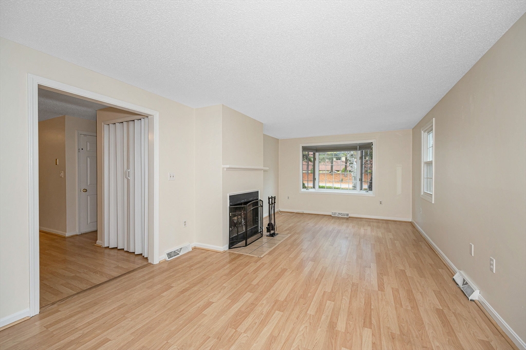 189 Turnpike Road, Unit 189 Chelmsford, MA 01824 - Photo 14 of 32 Gallery Image 14