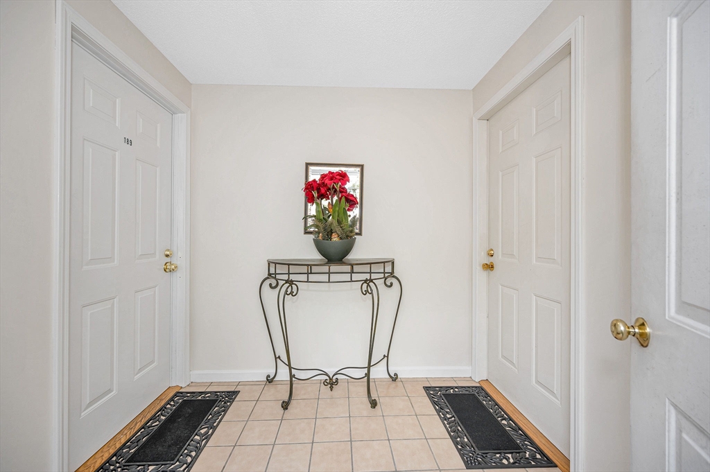 189 Turnpike Road, Unit 189 Chelmsford, MA 01824 - Photo 3 of 32 Gallery Image 3