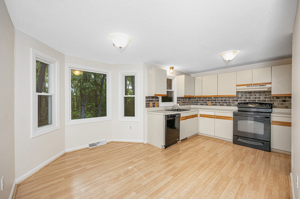 189 Turnpike Road, Unit 189 Chelmsford, MA 01824 - Photo 9 of 32 Gallery Image 9