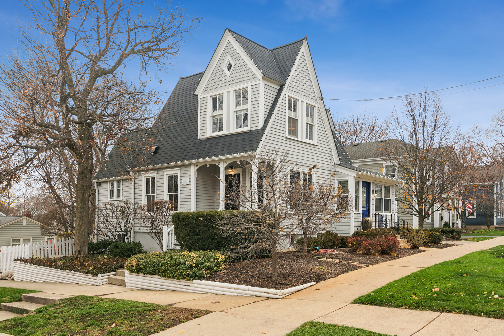 202 East Hillside Road Barrington, IL 60010 - Photo 33 of 37 a front view of a house with a yard