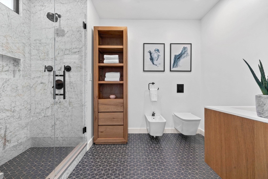 9 Medford Street, Unit PH3 Somerville, MA 02143 - Photo 11 of 21