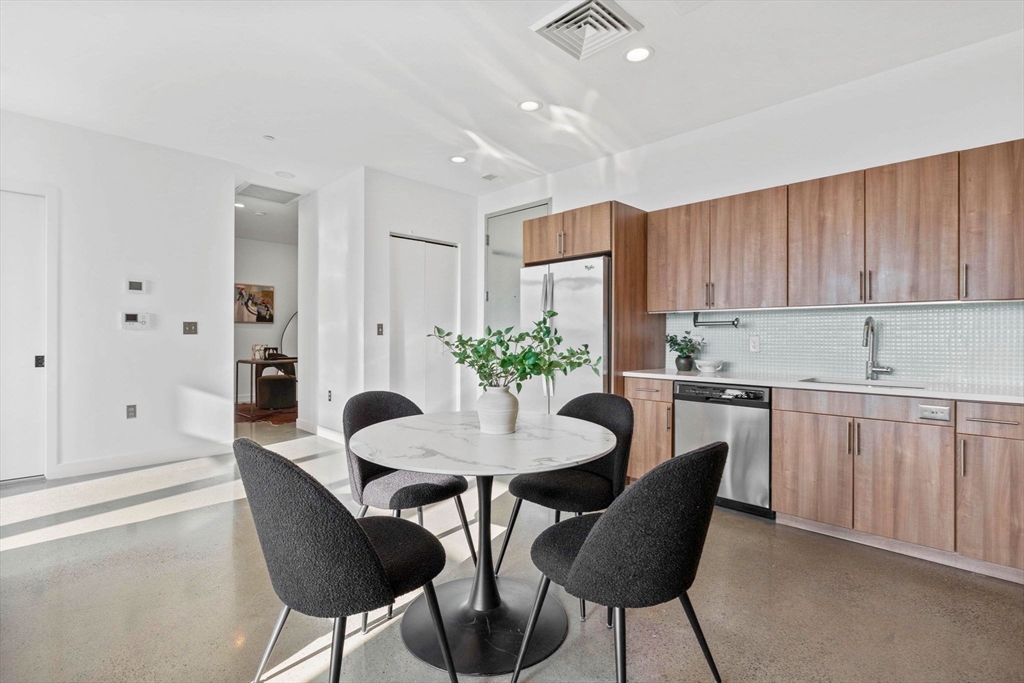 9 Medford Street, Unit PH3 Somerville, MA 02143 - Photo 5 of 21