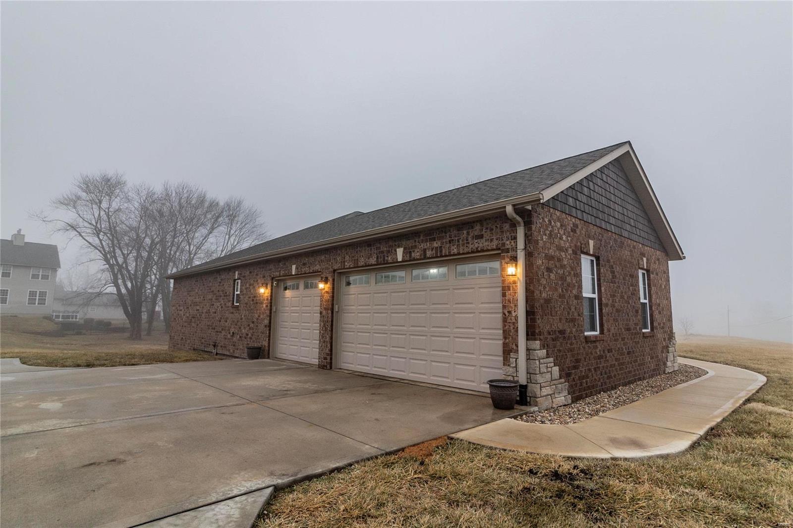 35 Blackjack Road Troy, IL 62294 - Photo 4 of 46