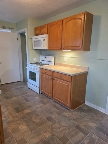 $165,000 | 27 Rossmore Place, Binghamton, NY 13904