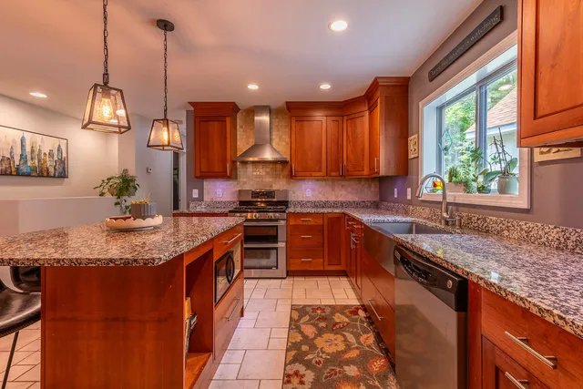 $859,000 | 1166 Vermont Rte 100, Weston, VT 05161